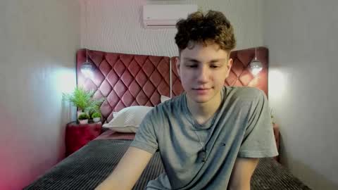 Esrefan online show from March 4, 7:53 pm