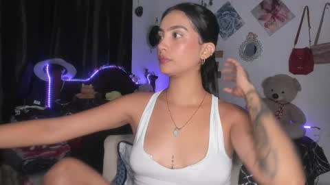 Im MiaIts my first day here  online show from February 18, 3:42 am