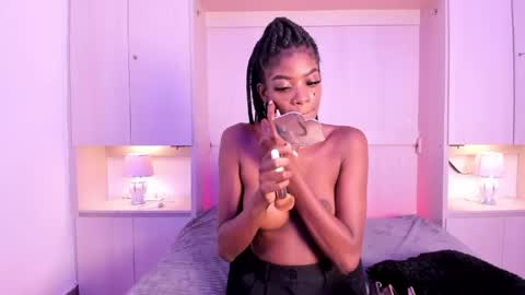 stefannyevans_ online show from June 2, 1:24 pm