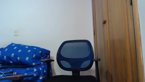 Snapshot of stefanodangelo01 chatting on October 21, 11:27 pm stefanodangelo01 online show from October 21, 11:27 pm