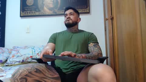 Snapshot of stefanodangelo01 chatting on November 3, 6:14 am stefanodangelo01 online show from November 3, 6:14 am