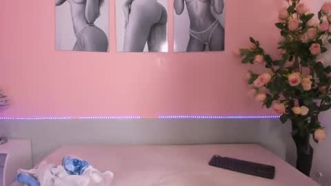 Stefany online show from June 12, 1:32 pm