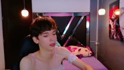 stefany piink online show from June 8, 12:49 pm