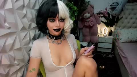 Snapshot of stefanylangkat chatting on November 19, 5:57 pm Jane online show from November 19, 5:57 pm