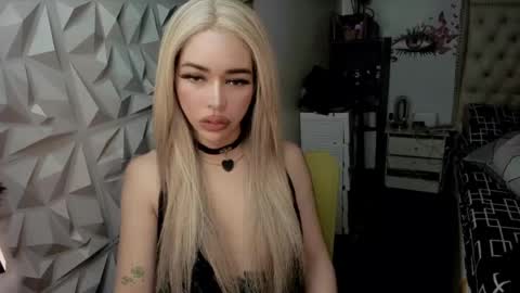 Snapshot of stefanylangkat chatting on July 13, 4:04 am Jane online show from July 13, 4:04 am