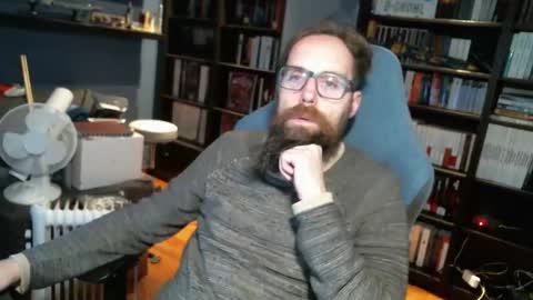 Snapshot of stefffg chatting on December 5, 7:17 pm MeStef online show from December 5, 7:17 pm