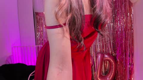 Snapshot of steffy_dan chatting on December 8, 4:35 am Steffy online show from December 8, 4:35 am