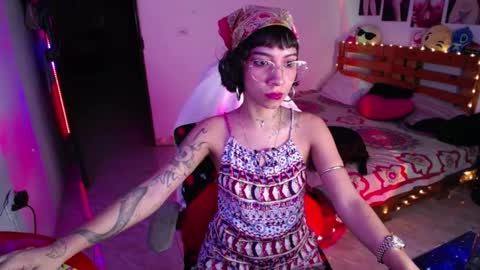   online show from November 1, 8:38 am