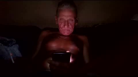 Snapshot of stefy1037 chatting on May 13, 3:37 am stefy1037 online show from May 13, 3:37 am