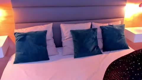 Snapshot of stela_ebony chatting on October 31, 6:42 pm STELA online show from October 31, 6:42 pm