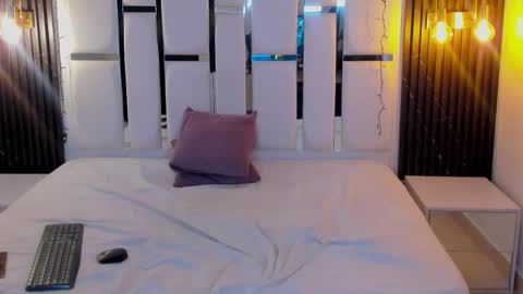 Snapshot of stela_ebony chatting on December 22, 2:30 am STELA online show from December 22, 2:30 am