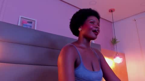 Snapshot of stela_ebony chatting on March 1, 9:22 am STELA online show from March 1, 9:22 am