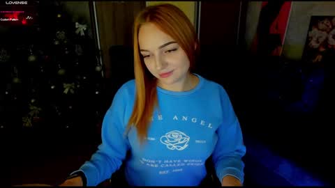 Snapshot of stella__cox chatting on December 15, 1:32 pm Stella Cox online show from December 15, 1:32 pm