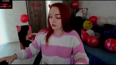 Snapshot of stella__cox chatting on February 17, 9:24 am Stella Cox online show from February 17, 9:24 am