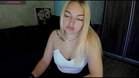 Snapshot of stella__cox chatting on September 13, 5:40 am Stella Cox online show from September 13, 5:40 am