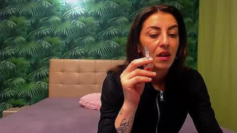 Stella John online show from December 27, 8:02 am