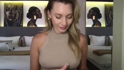 Stella online show from November 2, 2:14 am