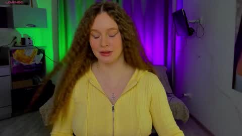 Stella online show from October 20, 4:40 pm