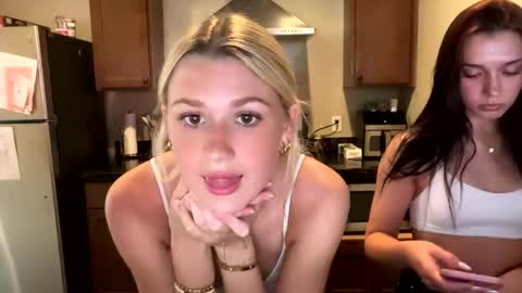 Stella Rose online show from April 30, 8:57 pm