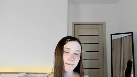 stella_sunny online show from March 11, 1:22 am