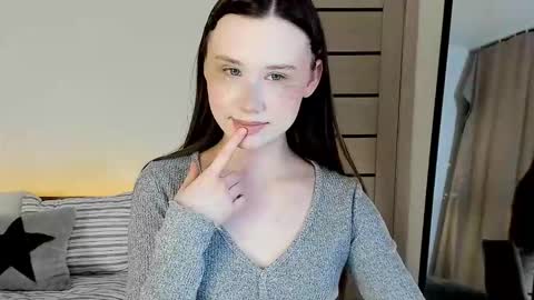 stella_sunny online show from March 12, 12:06 am