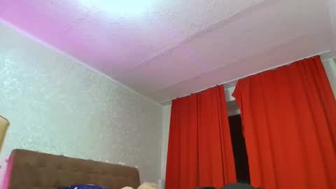 Snapshot of stella_walters chatting on April 5, 9:56 pm stella_walters online show from April 5, 9:56 pm