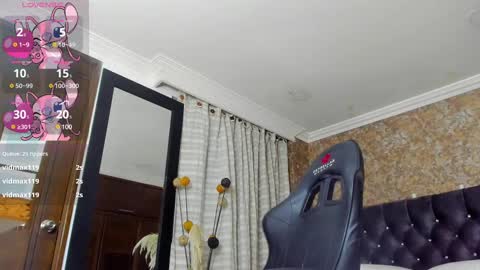 Snapshot of stella_xue chatting on February 21, 2:06 am Estella online show from February 21, 2:06 am