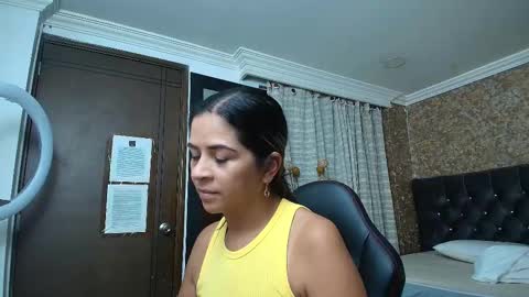 Snapshot of stella_xue chatting on October 18, 9:26 pm Estella online show from October 18, 9:26 pm