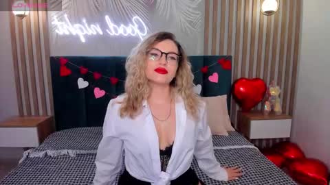 Stella online show from February 17, 1:57 am