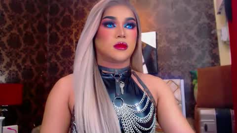 CALL ME STELLA online show from February 4, 9:38 am