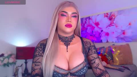 CALL ME STELLA online show from October 1, 6:14 pm