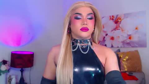 CALL ME STELLA online show from October 16, 6:42 pm