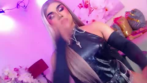 CALL ME STELLA online show from April 26, 5:38 am