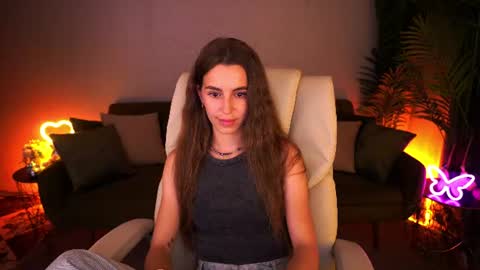 stellahoneywell online show from June 25, 1:15 pm
