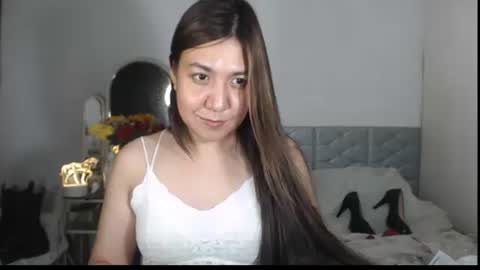 Snapshot of stellahugets chatting on November 12, 12:22 am Stella online show from November 12, 12:22 am