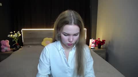 stellalights online show from November 19, 1:33 pm