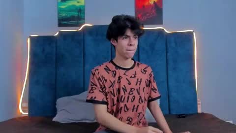 Snapshot of stellar_fox chatting on December 17, 1:17 pm Ethan online show from December 17, 1:17 pm