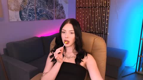 Snapshot of stellary_shy chatting on December 5, 6:33 pm Stellary online show from December 5, 6:33 pm