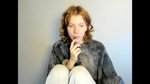 S T E L L A online show from November 25, 8:14 am