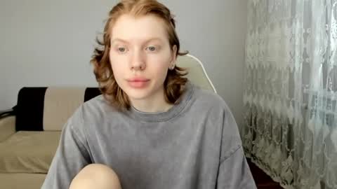 S T E L L A online show from May 8, 9:14 am