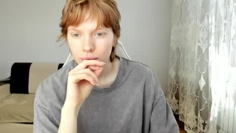 S T E L L A online show from May 17, 10:00 am