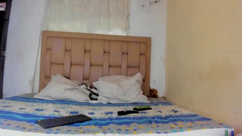 Snapshot of stepcouple__ chatting on May 25, 8:37 pm Stepcouple online show from May 25, 8:37 pm