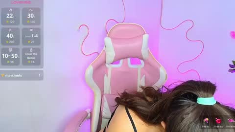 Emma online show from April 25, 11:02 pm