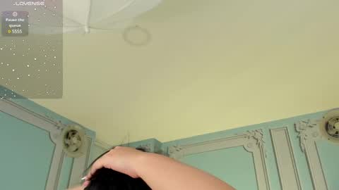 Snapshot of stephania_diamond chatting on January 25, 9:57 pm online show from January 25, 9:57 pm