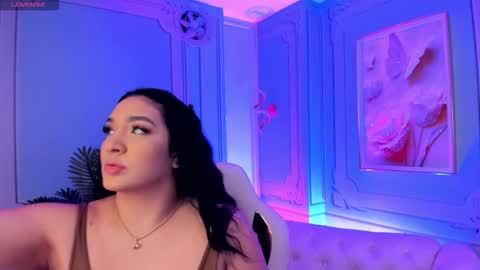 Snapshot of stephania_diamond chatting on October 29, 2:25 am online show from October 29, 2:25 am