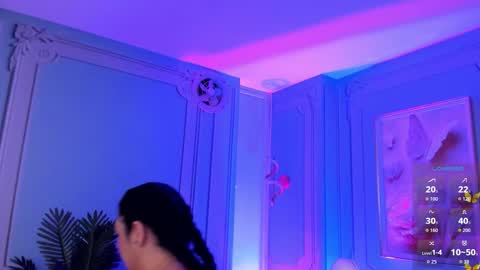 Snapshot of stephania_diamond chatting on October 31, 2:56 am online show from October 31, 2:56 am