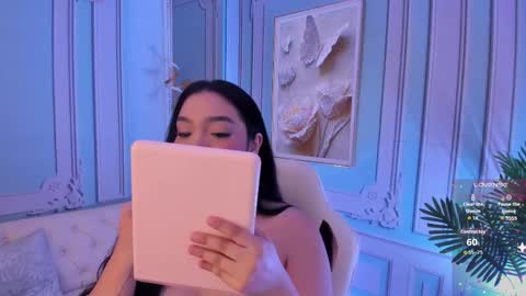 Snapshot of stephania_diamond chatting on November 8, 2:45 am online show from November 8, 2:45 am