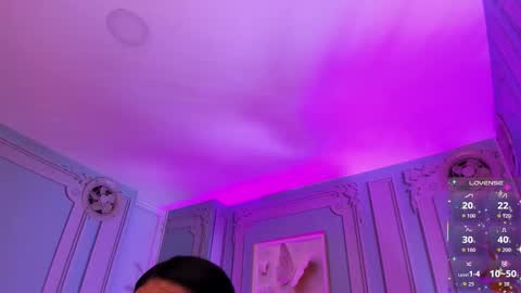 Snapshot of stephania_diamond chatting on November 9, 2:21 am online show from November 9, 2:21 am