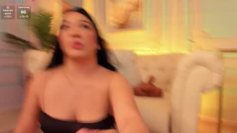 Snapshot of stephania_diamond chatting on November 15, 3:04 am online show from November 15, 3:04 am