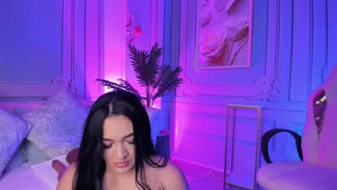 Snapshot of stephania_diamond chatting on November 28, 2:36 am online show from November 28, 2:36 am